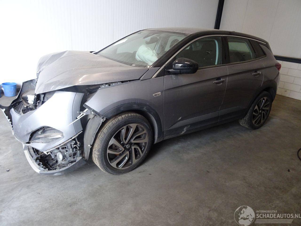 Opel Grandland 1.2 TURBO