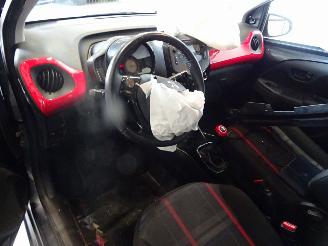 Peugeot 108  picture 6