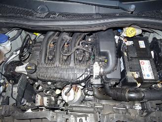 Peugeot 208 1.2 VTI picture 6