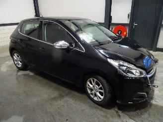 Vrakbiler auto Peugeot 208 1.2 THP 2018/4