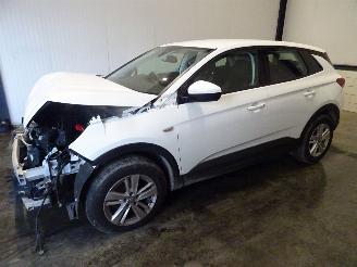 Sloopauto Opel Grandland 1.2 TURBO 2018/10