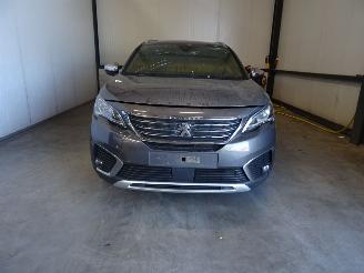 Salvage car Peugeot 5008 1.2THP AUTOMAAT 2019/11