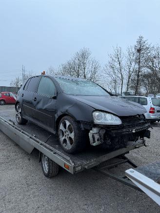 Volkswagen Golf 2.0 GTI picture 2