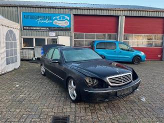 Vrakbiler auto Mercedes S-klasse S (W220), Sedan, 1998 / 2005 3.2 S-320 18V 2000/6