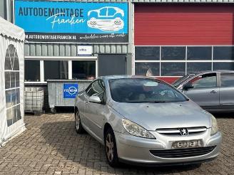 Coche siniestrado Peugeot 307 307 CC (3B), Cabrio, 2003 / 2009 1.6 16V 2004/8