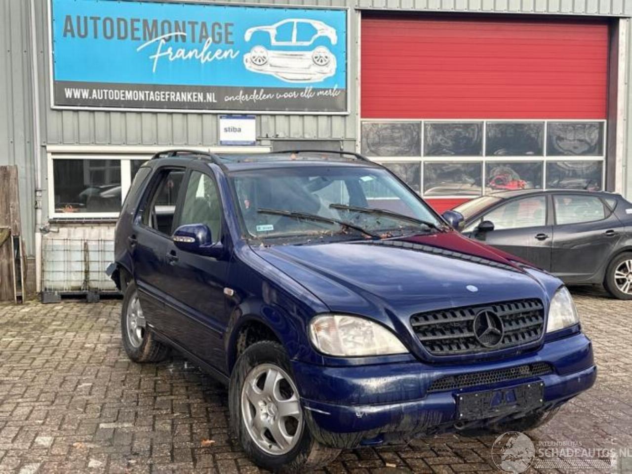 Mercedes ML ML I (163), SUV, 1998 / 2005 320 3.2 V6 18V Autom.