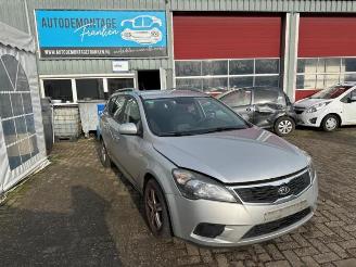 Vrakbiler auto Kia Cee d Cee'd Sporty Wagon (EDF), Combi, 2007 / 2012 1.4 16V 2011/1