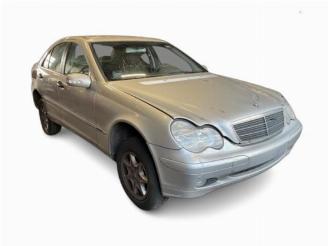 Vrakbiler auto Mercedes C-klasse C (W203), Sedan, 2000 / 2007 2.0 C-180 16V 2001