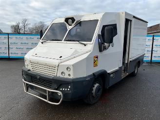 dañado camiones Iveco Daily 3.0 Waardetransport 2018/2