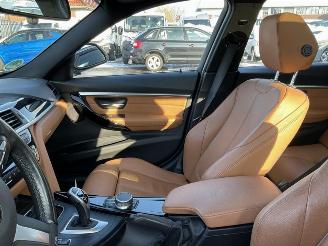 BMW 3-serie 320 320i Executive picture 16