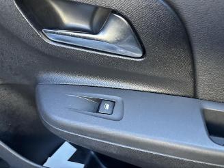 Opel Corsa GS 1.2 Hybrid Automatik picture 27