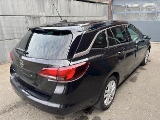 Opel Astra Sportstourer 1.2 Turbo Business Start/Stop MOTOR DEFECT! picture 3