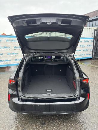 Opel Astra Sports Tourer GS 1.2 Turbo 96 KW picture 28