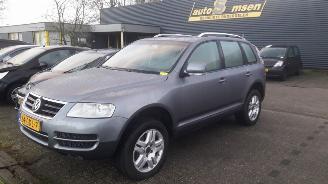 uszkodzony samochody osobowe Volkswagen Touareg  2003/1