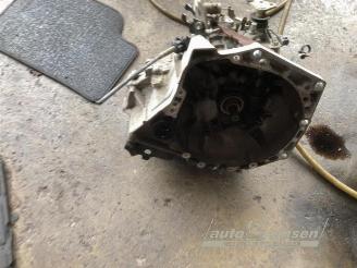 Peugeot 107 107, Hatchback, 2005 / 2014 1.0 12V picture 8