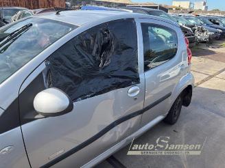 Peugeot 107 107, Hatchback, 2005 / 2014 1.0 12V picture 8