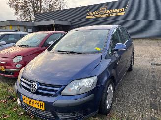 krockskadad bil auto Volkswagen Golf plus  2005/4