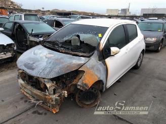 Toyota Yaris Yaris III (P13), Hatchback, 2010 / 2020 1.0 12V VVT-i picture 15