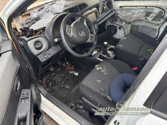 Sloopauto Toyota Yaris Yaris III (P13), Hatchback, 2010 / 2020 1.0 12V VVT-i 2014/3