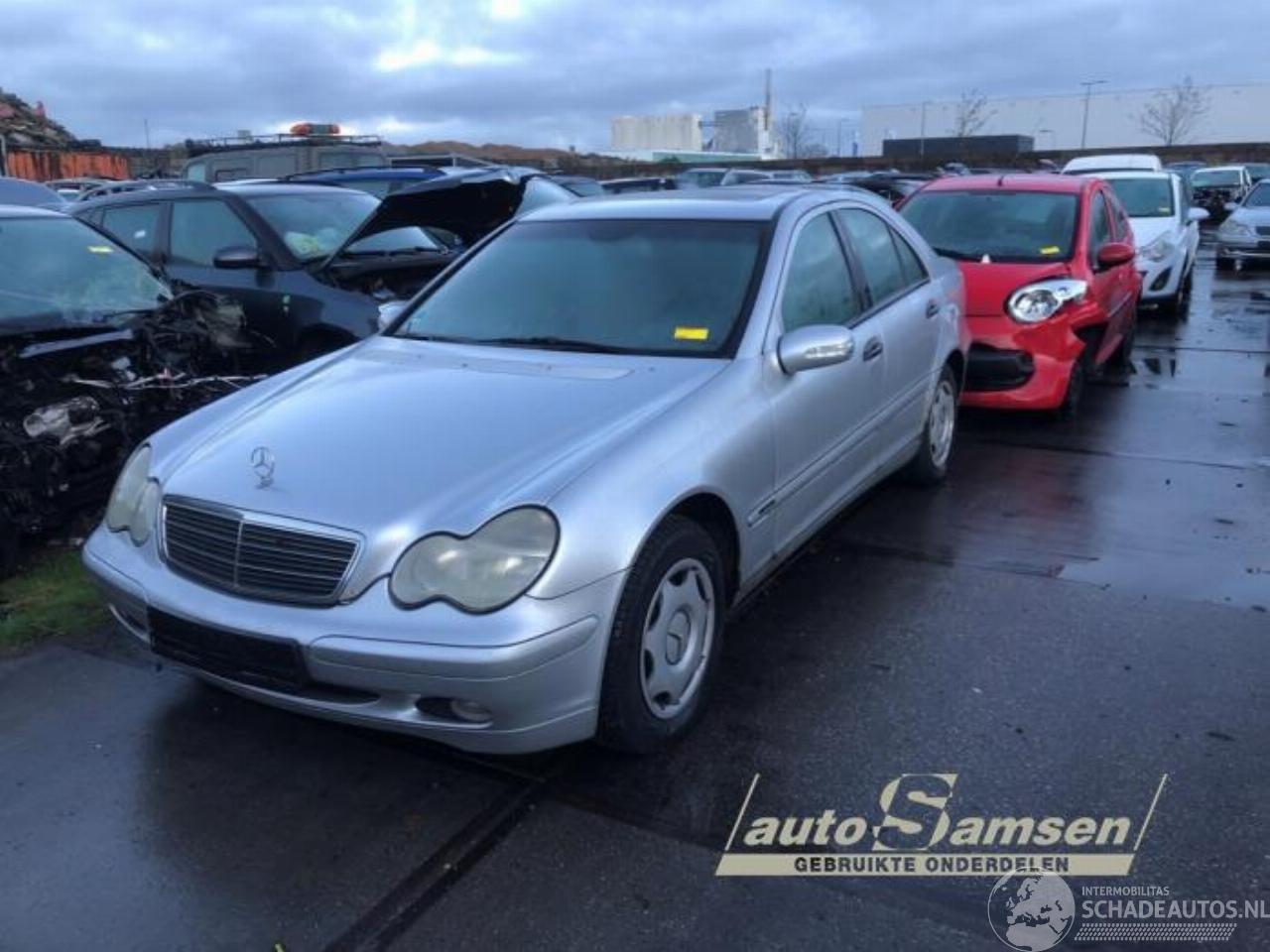 Mercedes C-klasse C (W203), Sedan, 2000 / 2007 2.2 C-200 CDI 16V