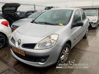 Dezmembrări autoturisme Renault Clio Clio III (BR/CR), Hatchback, 2005 / 2014 1.2 16V TCe 100 2007/10