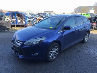 skadebil auto Ford Focus  2014/8