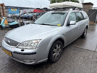 krockskadad bil auto Ford Mondeo Mondeo III Wagon Combi 2000 / 2007 - 1.8 16V Combi/o  Benzine 1.798cc 92kW (125pk) FWD 2000-10/2007-03  CHBA; CHBB 2007/1