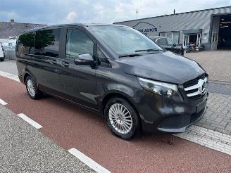 krockskadad bil bedrijf Mercedes V-klasse 220d  PKW 7P AUTOM. KLIMA NAVI LANG 2021/9