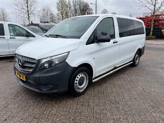 Voiture accidenté Mercedes Vito 116 CDI 120KW LANG AUTOM. PKW BRIEF 8P KLIMA 2023/9