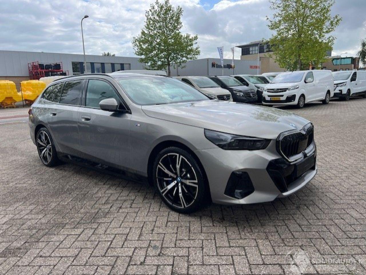 BMW 5-serie 530E  HYBRID TOURING NEW MODEL. FULL OPTIONS