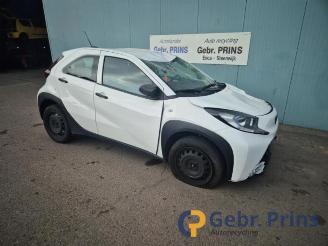 Démontage voiture Toyota Aygo Aygo X, Hatchback, 2022 1.0 12V VVT-i 2023/6