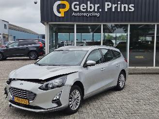 Coche accidentado Ford Focus 1.0 Ti-VCT EcoBoost 12V 125 Combi/o  Benzine 999cc 92kW (125pk) FWD 2019/12