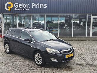 Avarii autoturisme Opel Astra SPORTS TOURER 1.4 Turbo 16V Combi/o  Benzine 1.364cc 103kW (140pk) FWD 2011/10