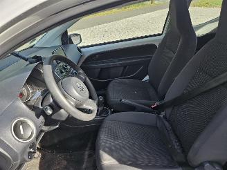 Volkswagen Up! 1.0 12V 60 Hatchback  Benzine 999cc 44kW (60pk) FWD 2011-08/2020-08  CHYA1.0 12V 60 Hatchback  Benzine 999cc 44kW (60pk) FWD picture 10