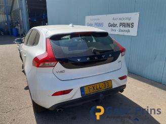 Vrakbiler auto Volvo V-40 V40 (MV), Hatchback 5-drs, 2012 / 2019 2.0 D4 16V 2014/9