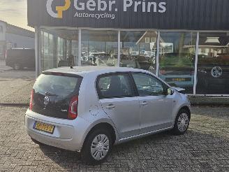 Voiture accidenté Volkswagen Up! 1.0 12V 60 Hatchback  Benzine 999cc 44kW (60pk) FWD 2015/7