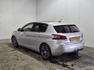 skadebil auto Peugeot 308 1.2 12V e-THP PureTech 130 Hatchback 4Dr Benzine 1.199cc 96kW (131pk) FWD 2015/4
