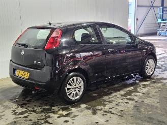 Fiat Punto 1.2 Hatchback  Benzine 1.242cc 48kW (65pk) FWD picture 3