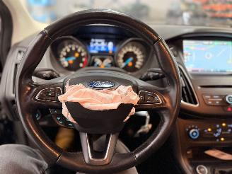 Ford Focus 1.0 Ti-VCT EcoBoost 12V 100 Hatchback  Benzine 998cc 74kW (101pk) FWD picture 12