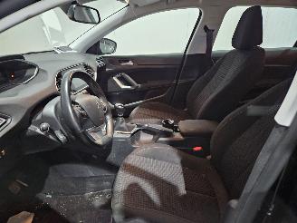 Peugeot 308 1.2 12V e-THP PureTech 110 Hatchback 4Dr Benzine 1.199cc 81kW (110pk) FWD picture 11