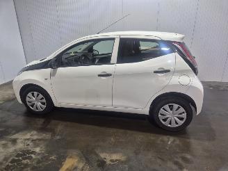 Toyota Aygo 1.0 12V VVT-i Hatchback  Benzine 998cc 51kW (69pk) FWD picture 7