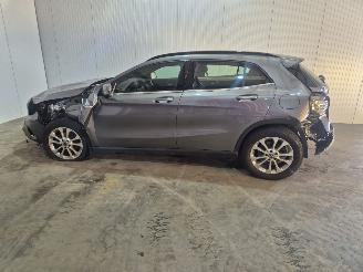 Mercedes GLA 1.6 180 16V SUV  Benzine 1.595cc 90kW (122pk) FWD picture 2