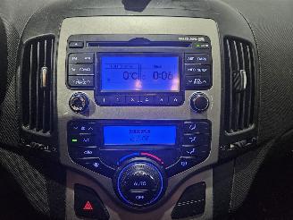 Hyundai I-30 1.6 CVVT 16V Combi/o  Benzine 1.591cc 93kW (126pk) FWD picture 13