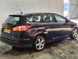 skadebil auto Ford Focus 1.6 TDCi ECOnetic Combi/o  Diesel 1.560cc 77kW (105pk) 2013/7