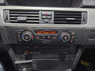 BMW 3-serie 318i 16V Combi/o  Benzine 1.995cc 95kW (129pk) RWD picture 11