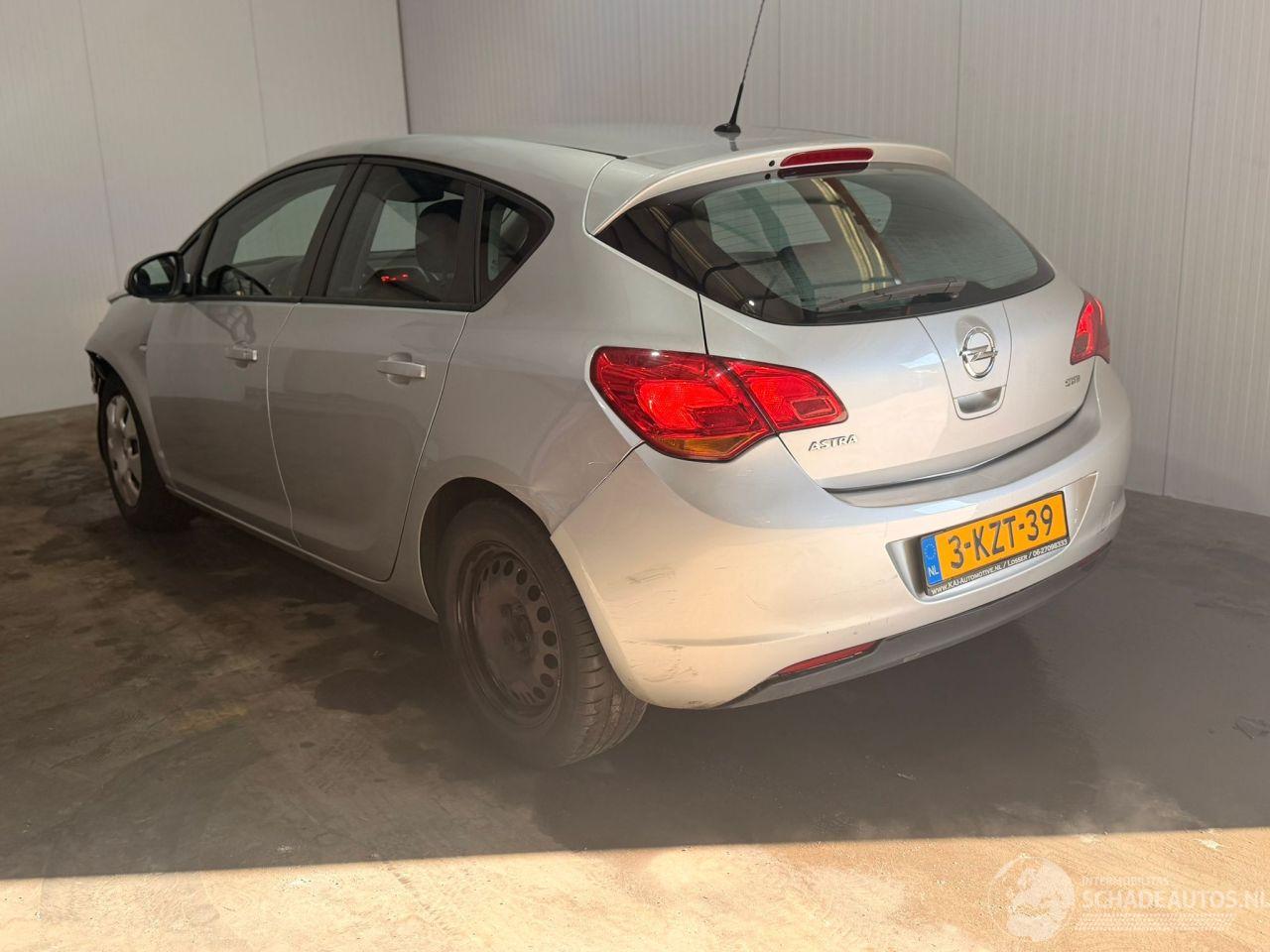Opel Astra 1.7 CDTi 16V 110 Hatchback 4Dr Diesel 1.686cc 81kW (110pk) FWD