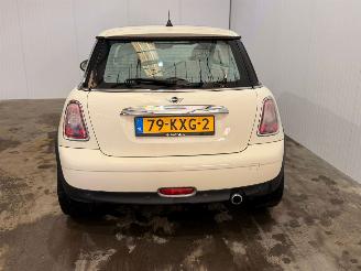 Mini Mini 1.4 16V One Hatchback  Benzine 1.397cc 70kW (95pk) FWD picture 2