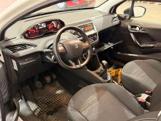 Peugeot 208 1.0 Vti 12V PureTech Hatchback  Benzine 999cc 50kW (68pk) FWD picture 14