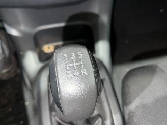 Citroën C4 cactus 1.2 PureTech 82 12V Hatchback 4Dr Benzine 1.199cc 60kW (82pk) FWD picture 15