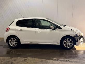 Peugeot 208 1.2 Vti 12V PureTech 82 Hatchback  Benzine 1.199cc 60kW (82pk) FWD picture 6